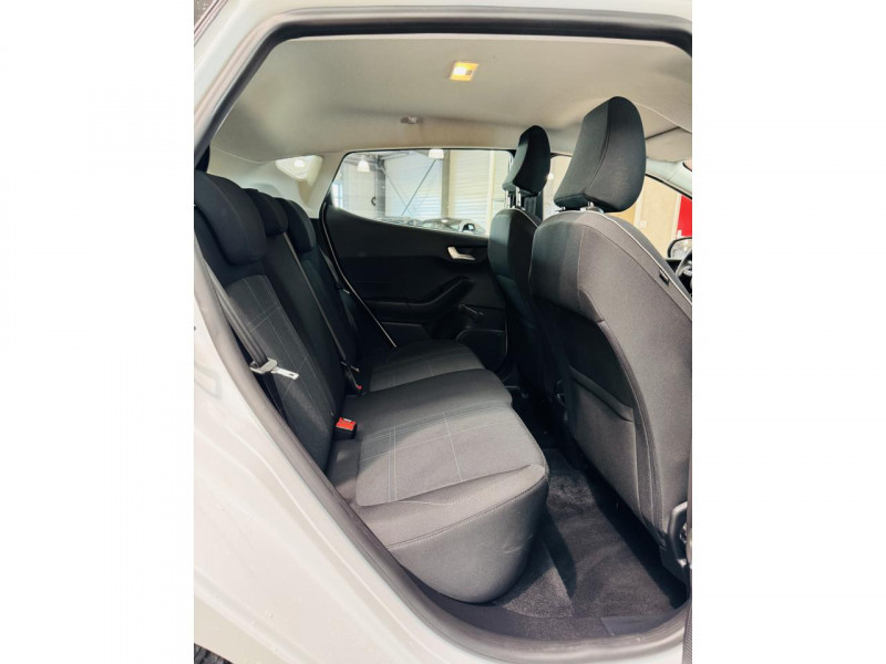Photo 11 de l'offre de FORD FIESTA  1.0 EcoBoost 100 ch S&S BVM6 Trend Business Nav à 11490€ chez Occasions Champenoises