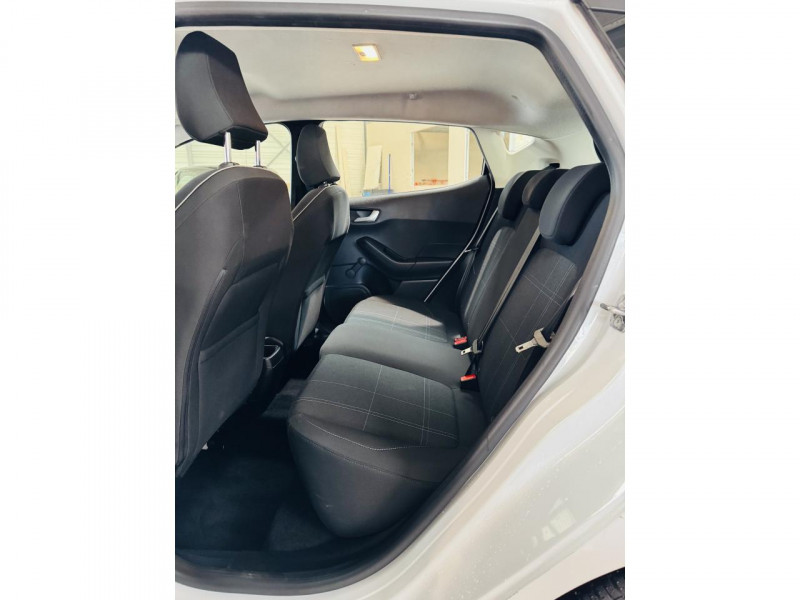 Photo 9 de l'offre de FORD FIESTA  1.0 EcoBoost 100 ch S&S BVM6 Trend Business Nav à 11490€ chez Occasions Champenoises