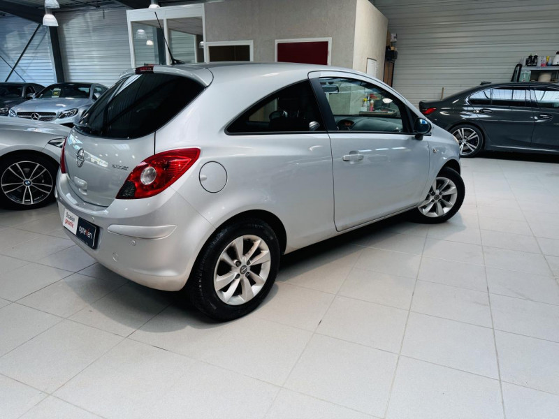 Photo 15 de l'offre de OPEL CORSA  1.2 85 ch Twinport Graphite à 7990€ chez Occasions Champenoises