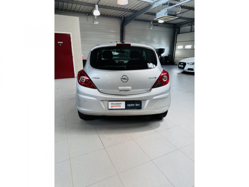 Photo 14 de l'offre de OPEL CORSA  1.2 85 ch Twinport Graphite à 7990€ chez Occasions Champenoises