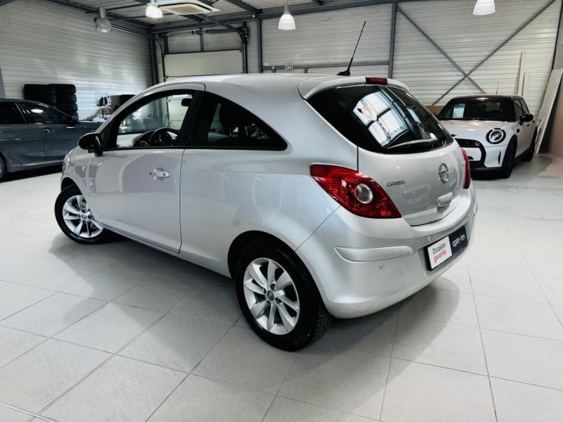 Photo 13 de l'offre de OPEL CORSA  1.2 85 ch Twinport Graphite à 7990€ chez Occasions Champenoises