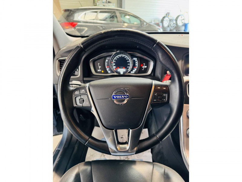 Photo 4 de l'offre de VOLVO V60  D2 120 ch Stop&Start Summum à 15990€ chez Occasions Champenoises