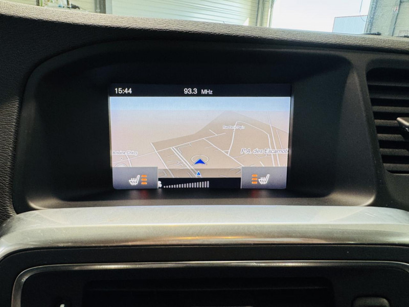 Photo 8 de l'offre de VOLVO V60  D2 120 ch Stop&Start Summum à 15990€ chez Occasions Champenoises