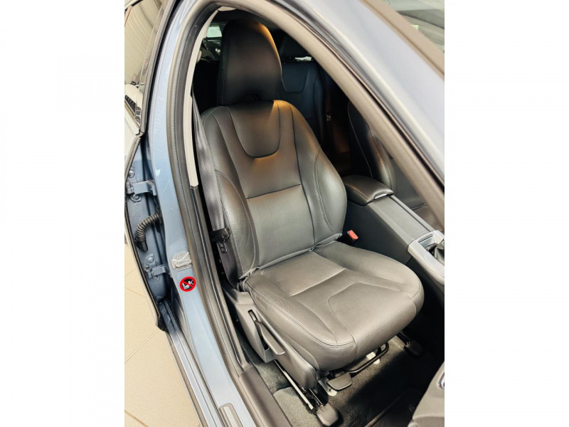 Photo 16 de l'offre de VOLVO V60  D2 120 ch Stop&Start Summum à 15990€ chez Occasions Champenoises