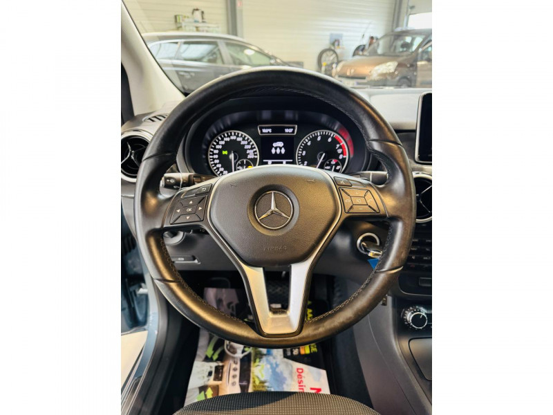 Photo 4 de l'offre de MERCEDES-BENZ CLASSE B 200 BlueEFFICIENCY Design 7-G DCT à 13490€ chez Occasions Champenoises