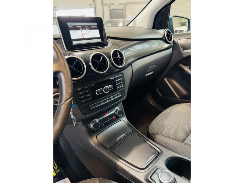 Photo 5 de l'offre de MERCEDES-BENZ CLASSE B 200 BlueEFFICIENCY Design 7-G DCT à 13490€ chez Occasions Champenoises