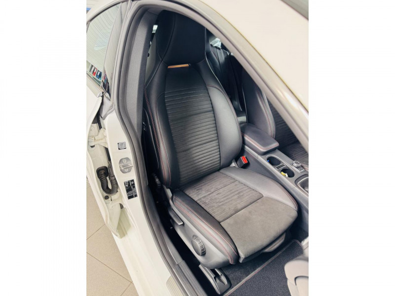 Photo 14 de l'offre de MERCEDES-BENZ CLA SHOOTING BRAKE 200 d Fascination à 23990€ chez Occasions Champenoises