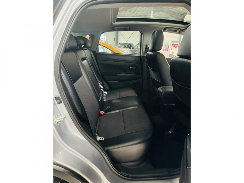 Photo 13 de l'offre de PEUGEOT 4008  1.6 HDi 115 4x4 Style  à 11490€ chez Occasions Champenoises
