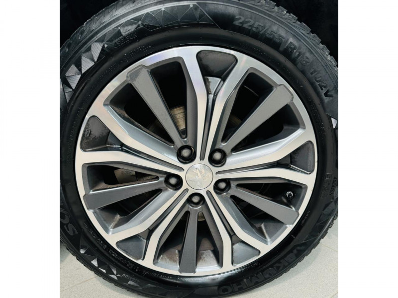 Photo 19 de l'offre de PEUGEOT 4008  1.6 HDi 115 4x4 Style  à 11490€ chez Occasions Champenoises