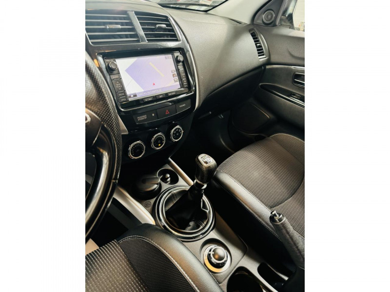 Photo 5 de l'offre de PEUGEOT 4008  1.6 HDi 115 4x4 Style  à 11490€ chez Occasions Champenoises