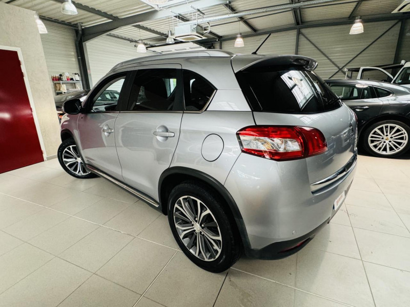 Photo 16 de l'offre de PEUGEOT 4008  1.6 HDi 115 4x4 Style  à 11490€ chez Occasions Champenoises