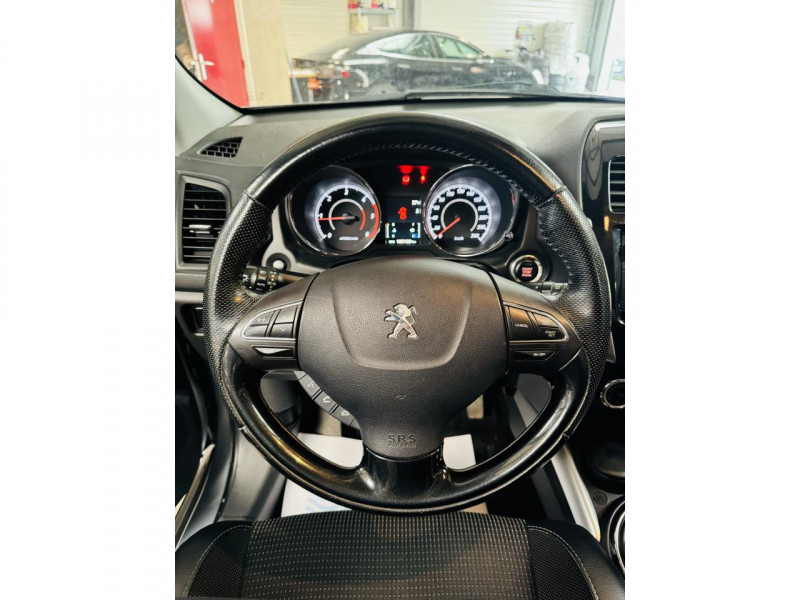 Photo 4 de l'offre de PEUGEOT 4008  1.6 HDi 115 4x4 Style  à 11490€ chez Occasions Champenoises