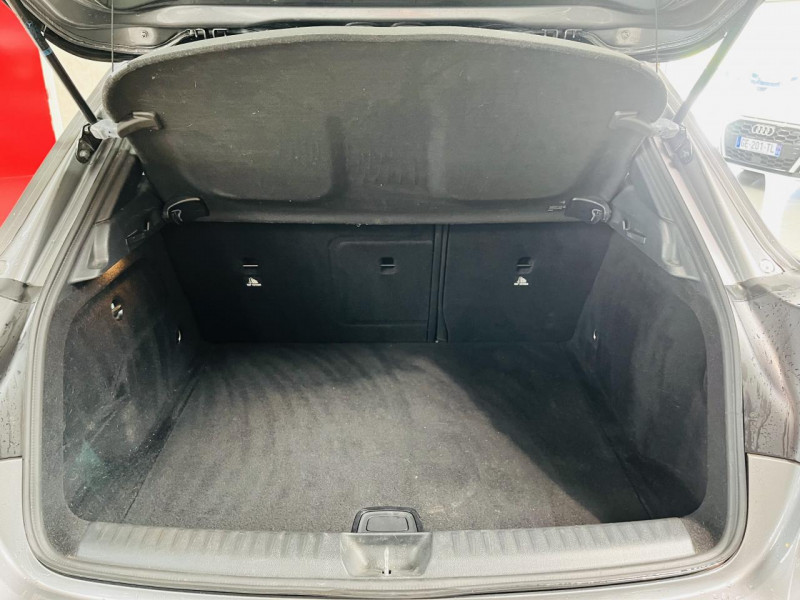 Photo 10 de l'offre de MERCEDES-BENZ GLA 200 d Fascination 7-G DCT à 19990€ chez Occasions Champenoises