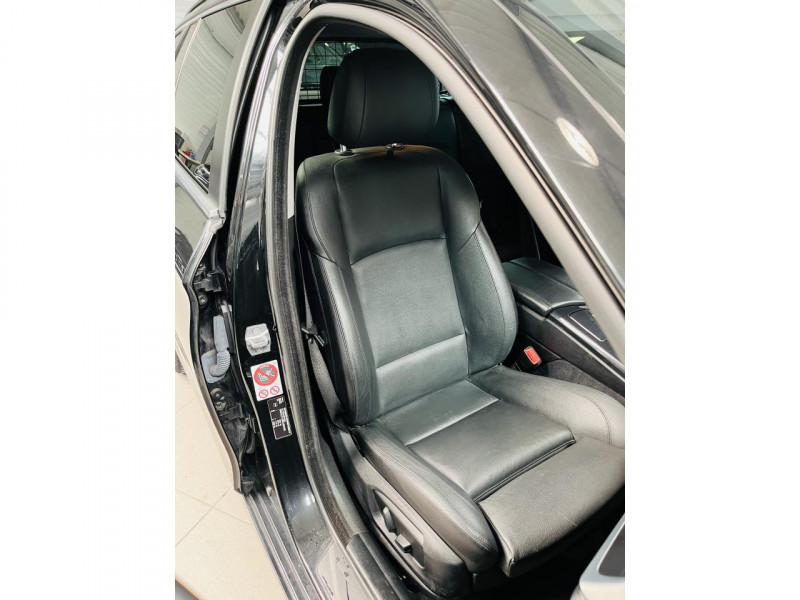 Photo 16 de l'offre de BMW SERIE 5 TOURING  Touring 520d xDrive 190 ch F11 LCI Lounge Plus BVA 8 à 20990€ chez Occasions Champenoises