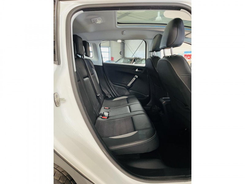 Photo 12 de l'offre de PEUGEOT 2008  1.6 BlueHDi 120ch S&S BVM6 Allure à 11990€ chez Occasions Champenoises