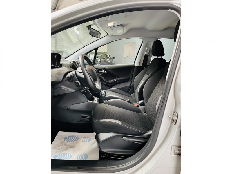 Photo 8 de l'offre de PEUGEOT 208  1.6 BlueHDi 75ch BVM5 Style à 9990€ chez Occasions Champenoises