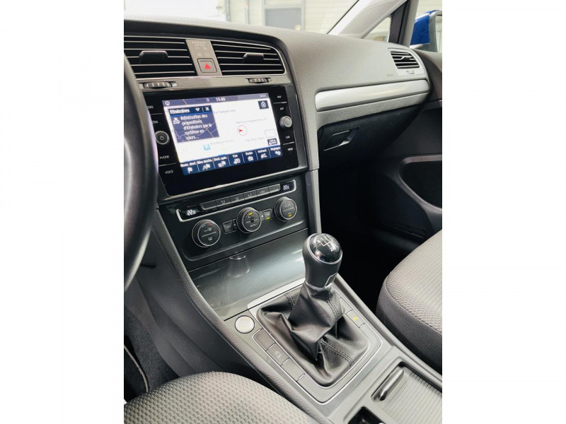 Photo 5 de l'offre de VOLKSWAGEN GOLF 1.6 TDI 115 Connect Pack R-LINE à 17990€ chez Occasions Champenoises