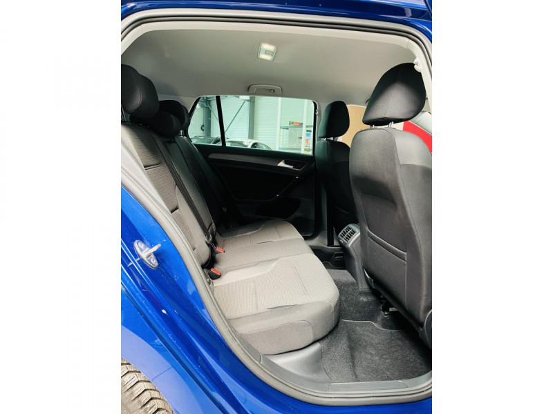 Photo 12 de l'offre de VOLKSWAGEN GOLF 1.6 TDI 115 Connect Pack R-LINE à 17990€ chez Occasions Champenoises