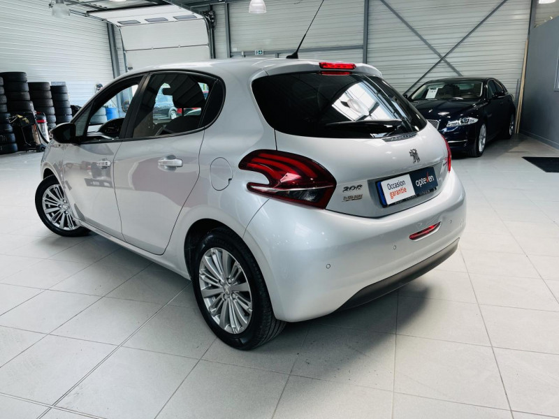 Photo 14 de l'offre de PEUGEOT 208  1.6 BlueHDi 75ch BVM5 Style à 9990€ chez Occasions Champenoises