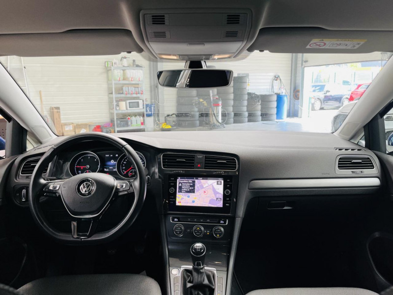 Photo 3 de l'offre de VOLKSWAGEN GOLF 1.6 TDI 115 Connect Pack R-LINE à 17990€ chez Occasions Champenoises