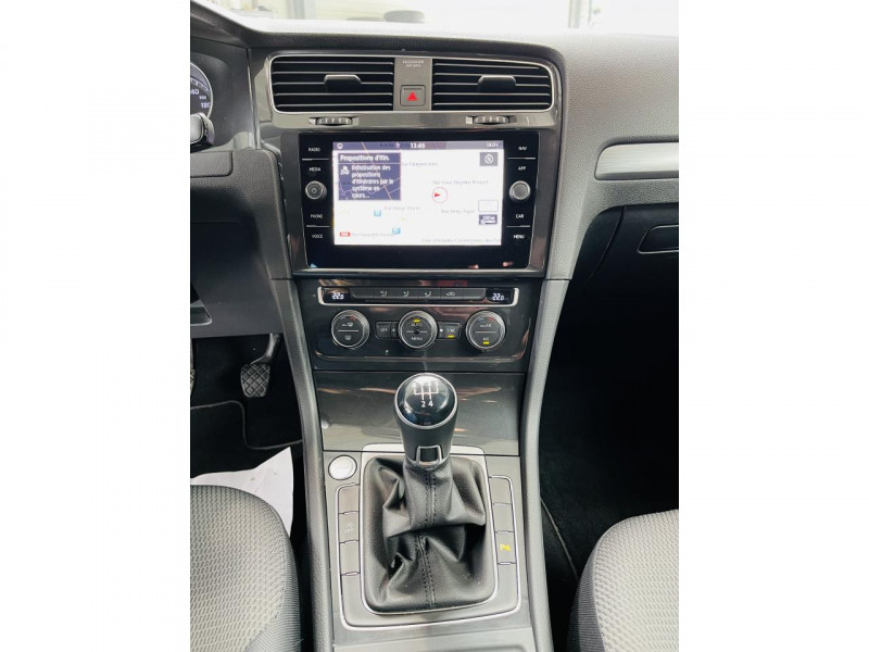 Photo 6 de l'offre de VOLKSWAGEN GOLF 1.6 TDI 115 Connect Pack R-LINE à 17990€ chez Occasions Champenoises