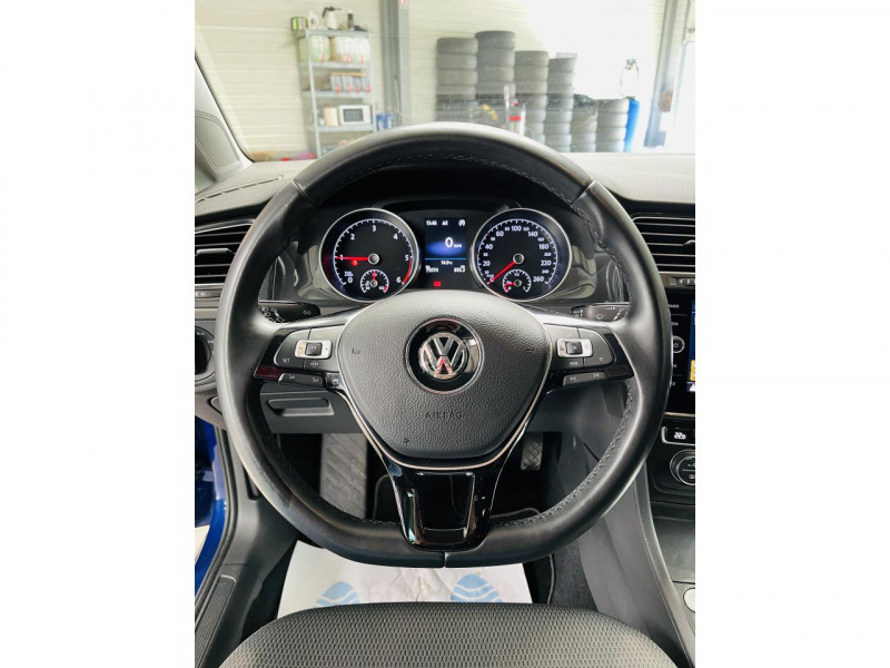 Photo 4 de l'offre de VOLKSWAGEN GOLF 1.6 TDI 115 Connect Pack R-LINE à 17990€ chez Occasions Champenoises