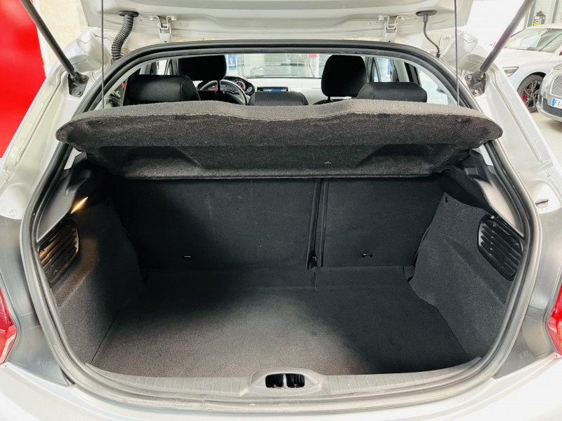 Photo 10 de l'offre de PEUGEOT 208  1.6 BlueHDi 75ch BVM5 Style à 9990€ chez Occasions Champenoises