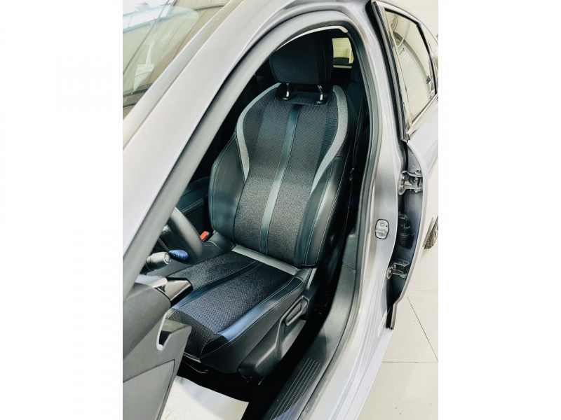 Photo 10 de l'offre de PEUGEOT 308 SW  BlueHDi 130ch S&S EAT8 Allure Pack à 18990€ chez Occasions Champenoises