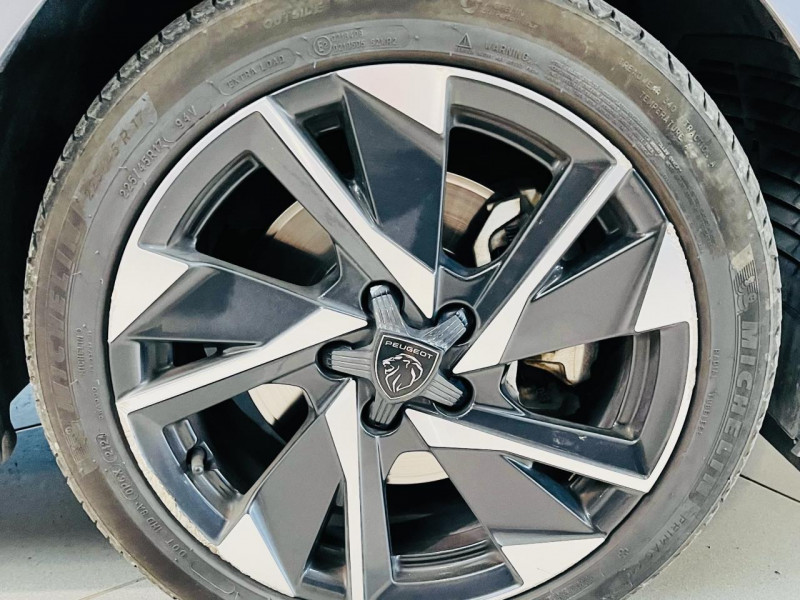 Photo 24 de l'offre de PEUGEOT 308 SW  BlueHDi 130ch S&S EAT8 Allure Pack à 16990€ chez Occasions Champenoises