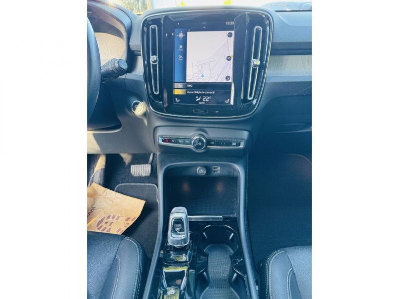 Photo 6 de l'offre de VOLVO XC40  D3 AdBlue 150 ch Geartronic 8 Inscription à 24990€ chez Occasions Champenoises