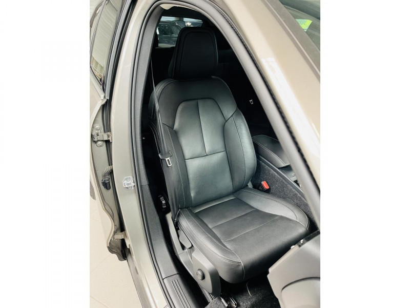 Photo 17 de l'offre de VOLVO XC40  D3 AdBlue 150 ch Geartronic 8 Inscription à 24990€ chez Occasions Champenoises