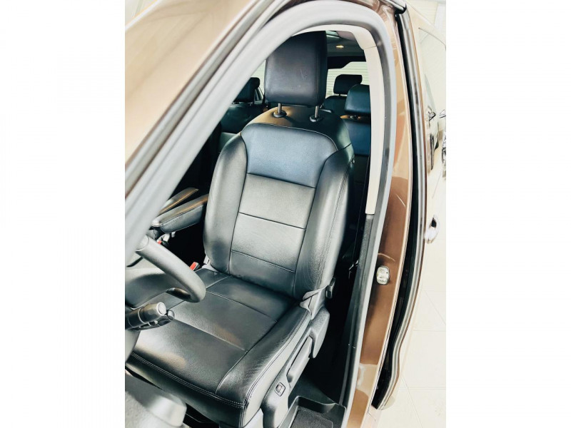 Photo 9 de l'offre de PEUGEOT TRAVELLER BlueHDi 120ch S&S Active Long 8 Places à 28990€ chez Occasions Champenoises