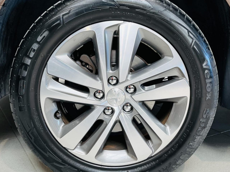 Photo 24 de l'offre de PEUGEOT TRAVELLER BlueHDi 120ch S&S Active Long 8 Places à 28990€ chez Occasions Champenoises
