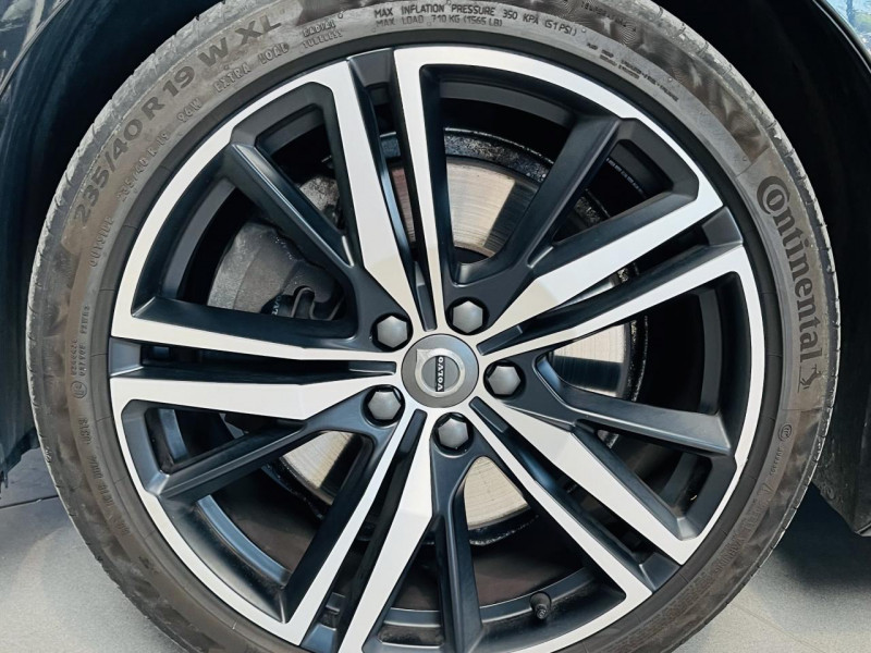 Photo 25 de l'offre de VOLVO V60  T8 Twin Engine 303 ch + 87 ch Geartronic 8 R-Design à 30990€ chez Occasions Champenoises