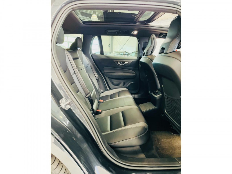 Photo 18 de l'offre de VOLVO V60  T8 Twin Engine 303 ch + 87 ch Geartronic 8 R-Design à 30990€ chez Occasions Champenoises