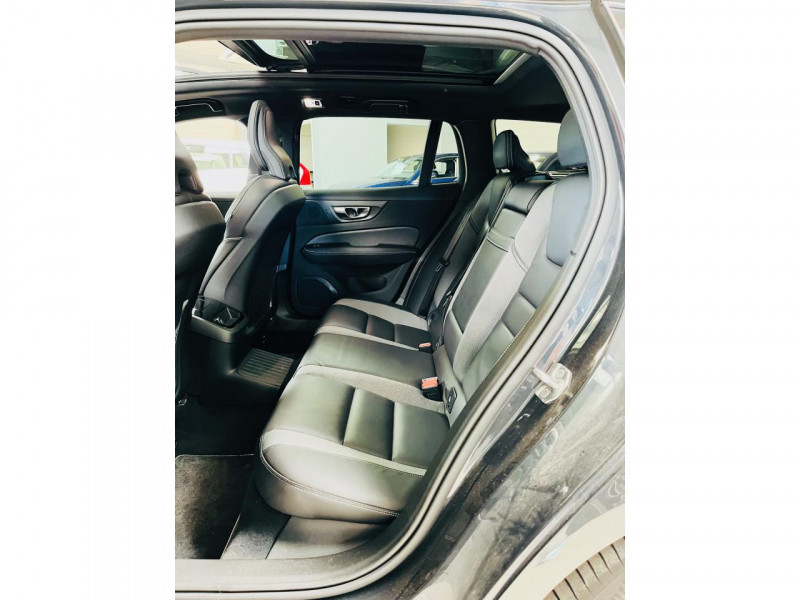 Photo 15 de l'offre de VOLVO V60  T8 Twin Engine 303 ch + 87 ch Geartronic 8 R-Design à 30990€ chez Occasions Champenoises