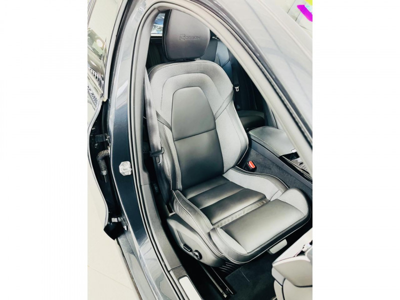Photo 20 de l'offre de VOLVO V60  T8 Twin Engine 303 ch + 87 ch Geartronic 8 R-Design à 30990€ chez Occasions Champenoises