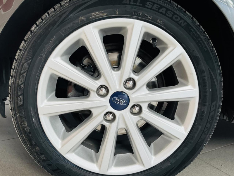 Photo 17 de l'offre de FORD FIESTA 1.5 TDCi 75 S&S Titanium à 8490€ chez Occasions Champenoises