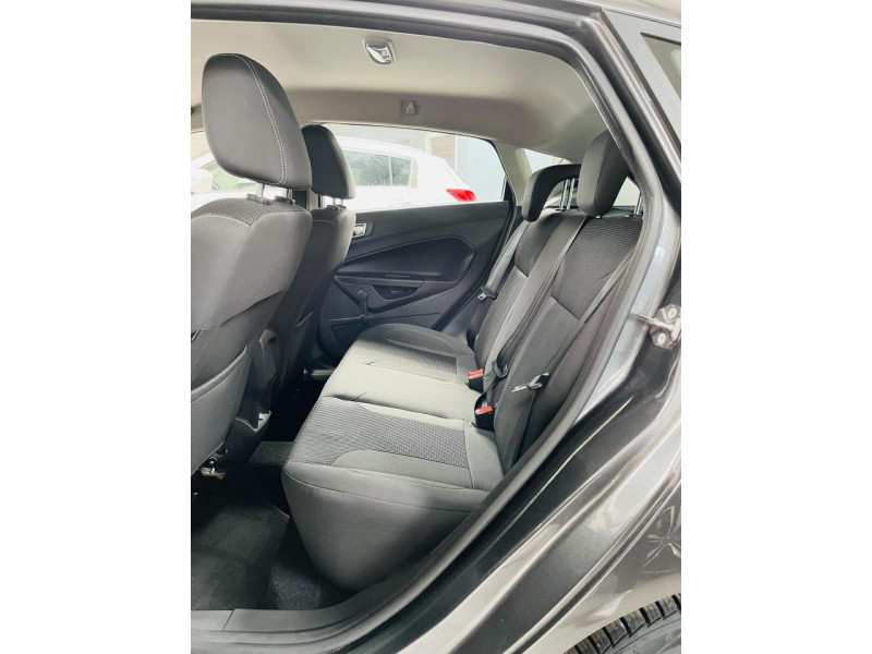 Photo 9 de l'offre de FORD FIESTA 1.5 TDCi 75 S&S Titanium à 8490€ chez Occasions Champenoises