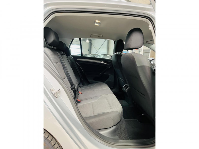 Photo 11 de l'offre de VOLKSWAGEN GOLF 2.0 TDI 150 FAP DSG7 Confortline à 19490€ chez Occasions Champenoises