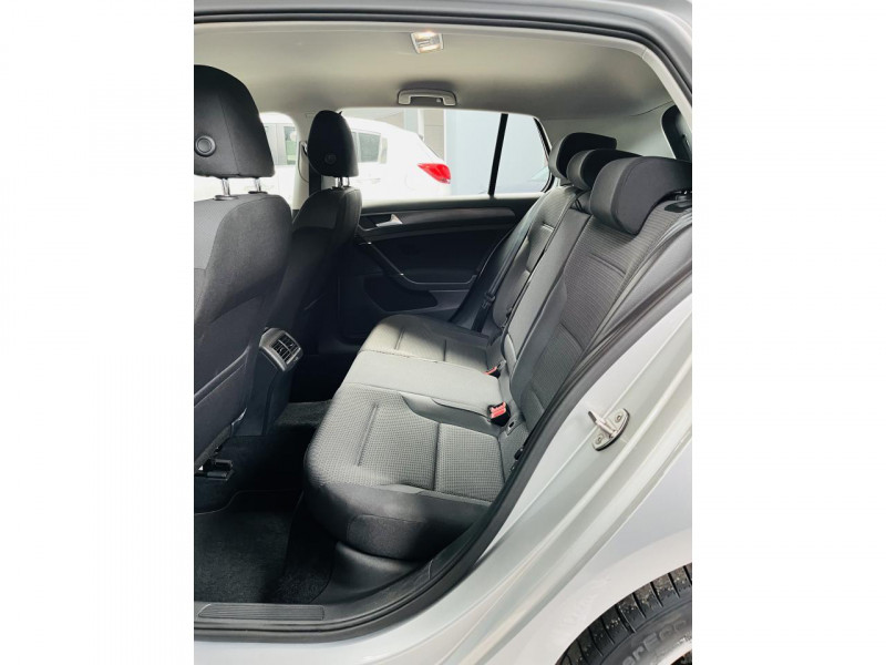Photo 9 de l'offre de VOLKSWAGEN GOLF 2.0 TDI 150 FAP DSG7 Confortline à 19490€ chez Occasions Champenoises