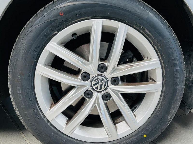Photo 20 de l'offre de VOLKSWAGEN GOLF 2.0 TDI 150 FAP DSG7 Confortline à 19490€ chez Occasions Champenoises