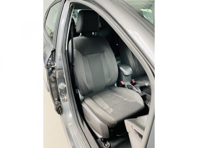 Photo 13 de l'offre de FORD FIESTA 1.5 TDCi 75 S&S Titanium à 8490€ chez Occasions Champenoises