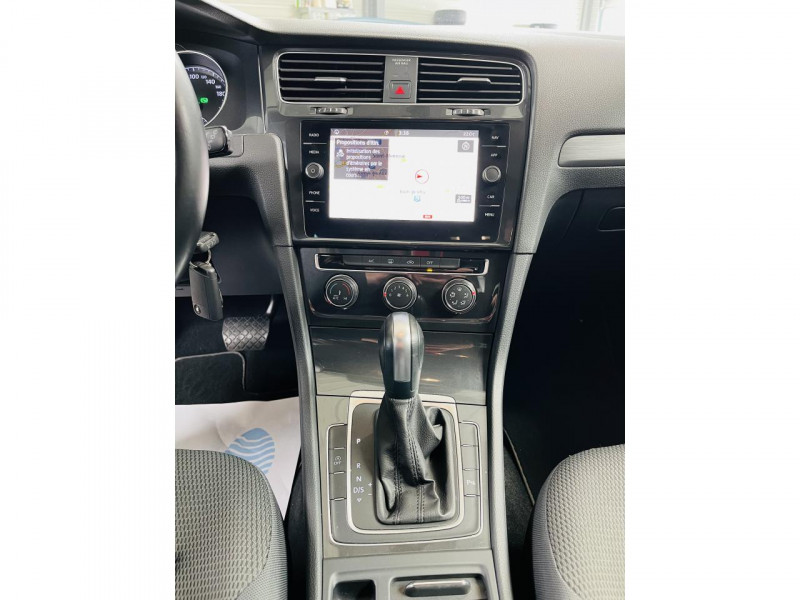 Photo 6 de l'offre de VOLKSWAGEN GOLF 2.0 TDI 150 FAP DSG7 Confortline à 19490€ chez Occasions Champenoises