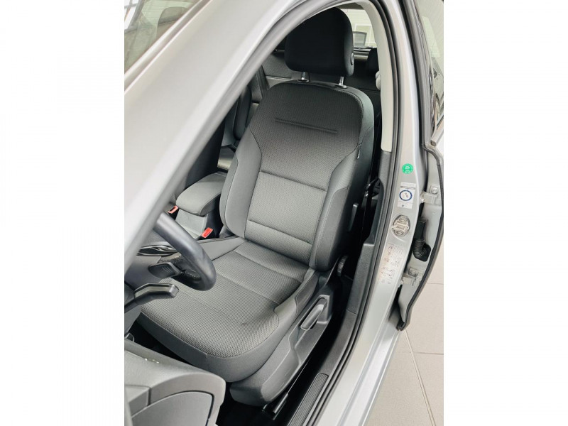 Photo 7 de l'offre de VOLKSWAGEN GOLF 2.0 TDI 150 FAP DSG7 Confortline à 19490€ chez Occasions Champenoises
