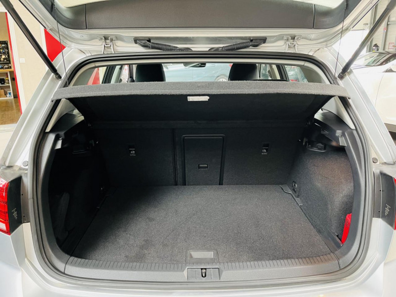 Photo 10 de l'offre de VOLKSWAGEN GOLF 2.0 TDI 150 FAP DSG7 Confortline à 19490€ chez Occasions Champenoises