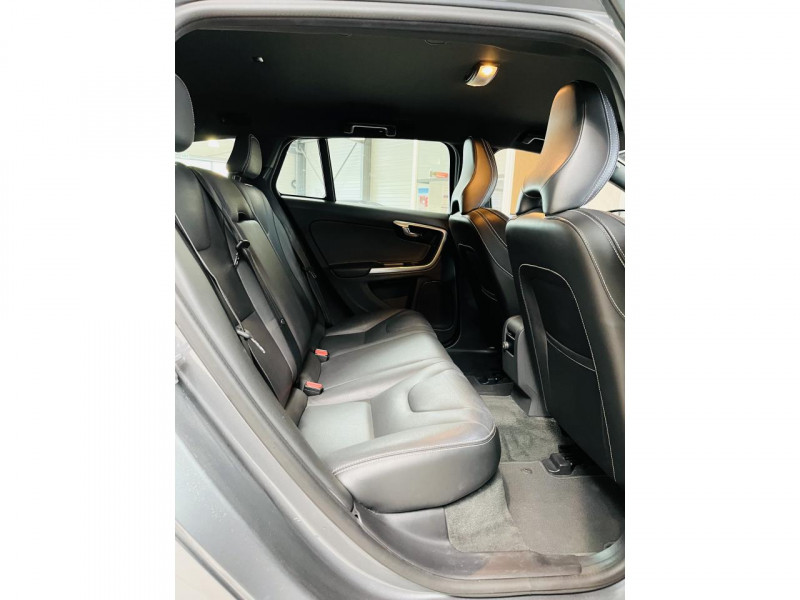 Photo 12 de l'offre de VOLVO V60 BUSINESS D3 150 ch Stop&Start Geartronic 6 Kinetic Business à 15990€ chez Occasions Champenoises
