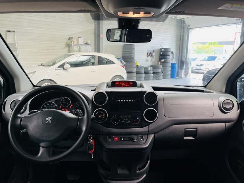 Photo 3 de l'offre de PEUGEOT PARTNER 1.6 BlueHDi 100ch S&S ETG6 Active à 14990€ chez Occasions Champenoises
