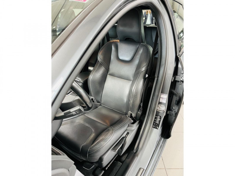 Photo 8 de l'offre de VOLVO V60 BUSINESS D3 150 ch Stop&Start Geartronic 6 Kinetic Business à 15990€ chez Occasions Champenoises