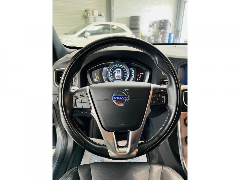 Photo 4 de l'offre de VOLVO V60 BUSINESS D3 150 ch Stop&Start Geartronic 6 Kinetic Business à 15990€ chez Occasions Champenoises